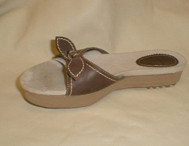 Picture of a shoe lift for leg length difference